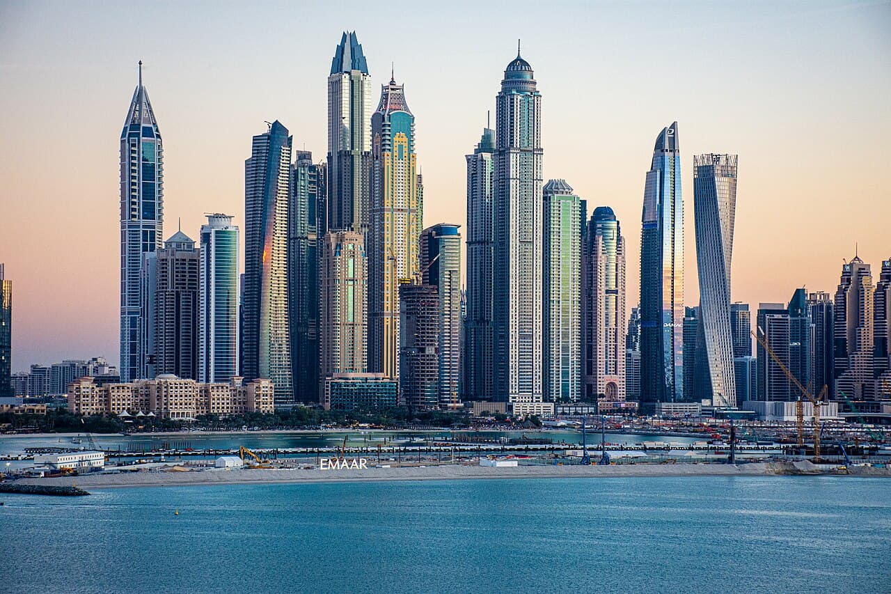 وكالة الذكاء الاصطناعي في الإمارات - تنفيذ عربي أولاً